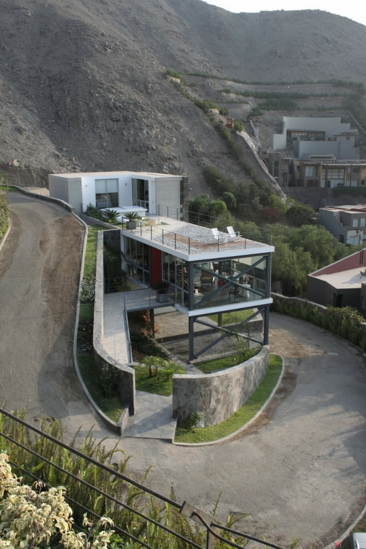 Interesting Mirador House by 2.8x Architects - 1