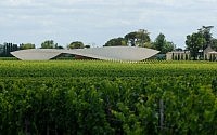 001-chateau-cheval-blanc-winery-christian-de-portzamparc