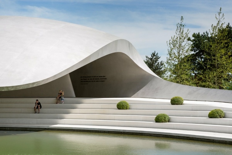 Cool Porsche Pavilion by HENN Architects