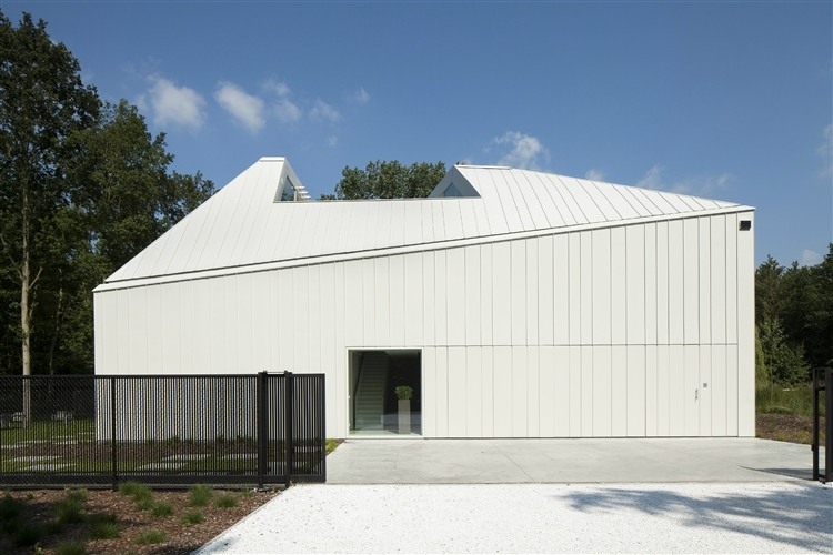 VMVK House by dmvA Architects - 1