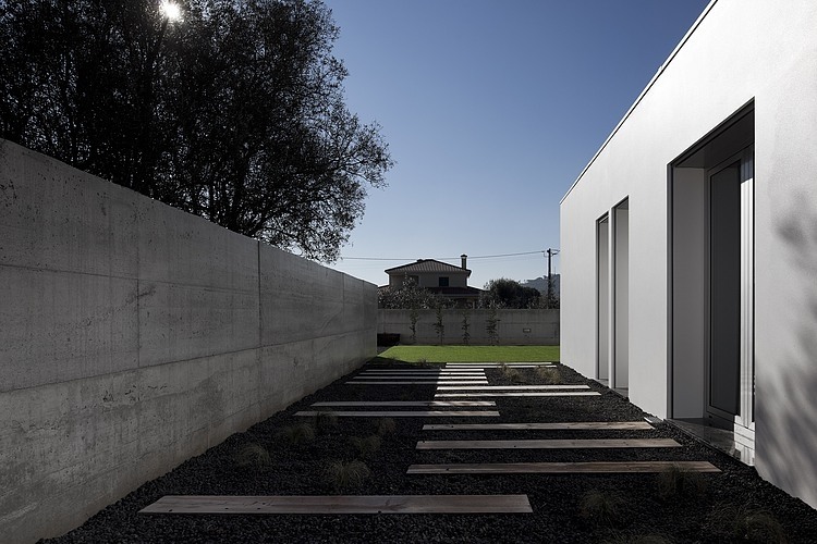 Xiera House 2 by A2 + Arquitectos