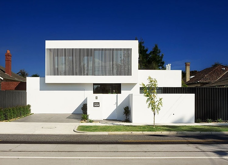 Balaclava Road House by C.O.S Design