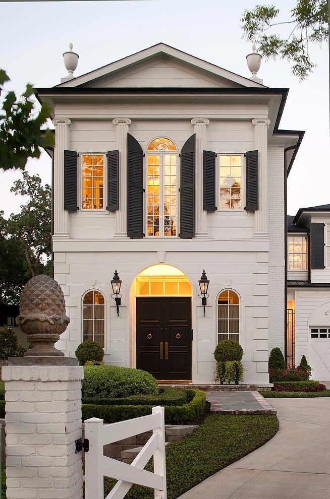 Classy Home by Hann Builders