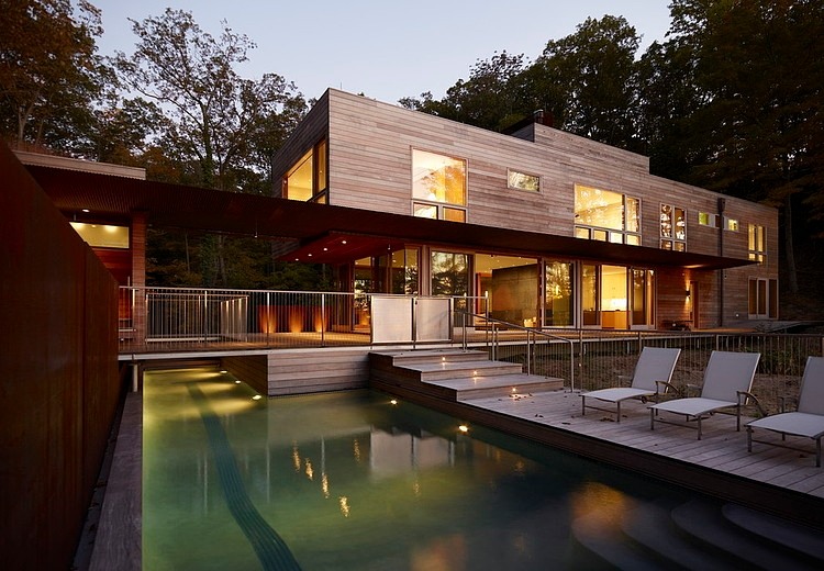 Lake Michigan Retreat by Wheeler Kearns Architects