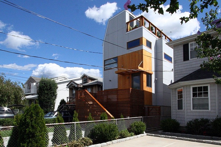 Bronx Box by Resolution: 4 Architecture