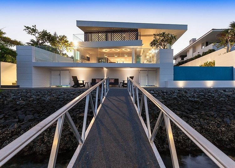 Promenade Residence by Bayden Goddard Design Architects
