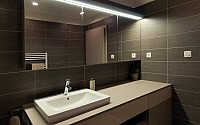 014-monochromatic-apartment-bratislava-goldfishinteriors