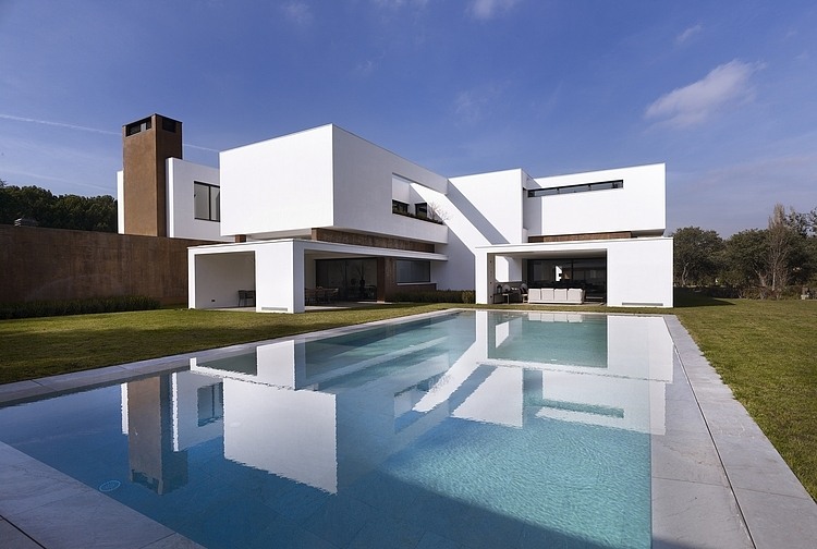 Moraleja House by DAHL + GHG Architects