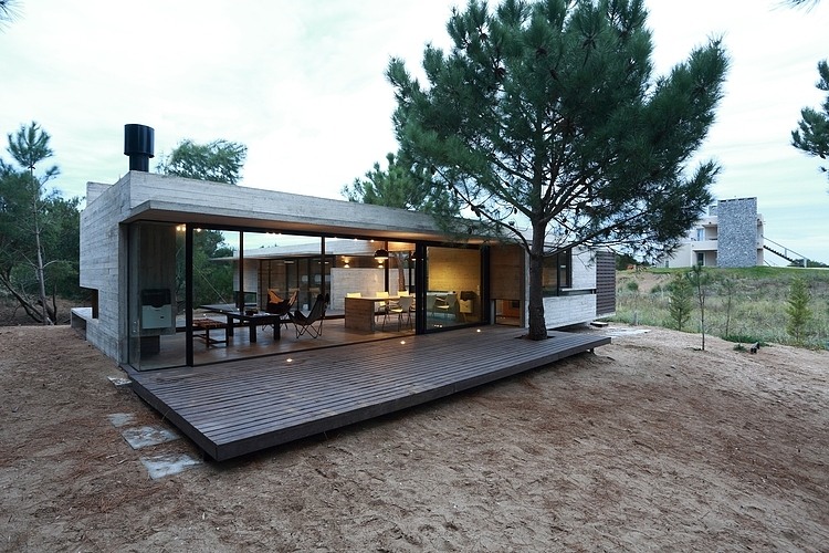 Casa Carassale by BAK Arquitectos