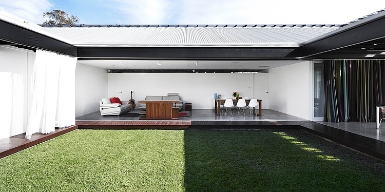 Bisley Beach House by James Russell Architect | HomeAdore ...