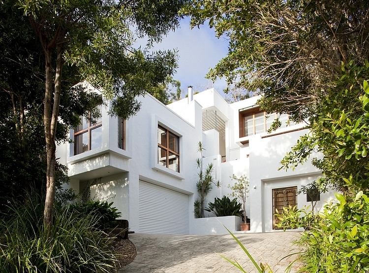 The Sunshine Beach House by Wilson Architects