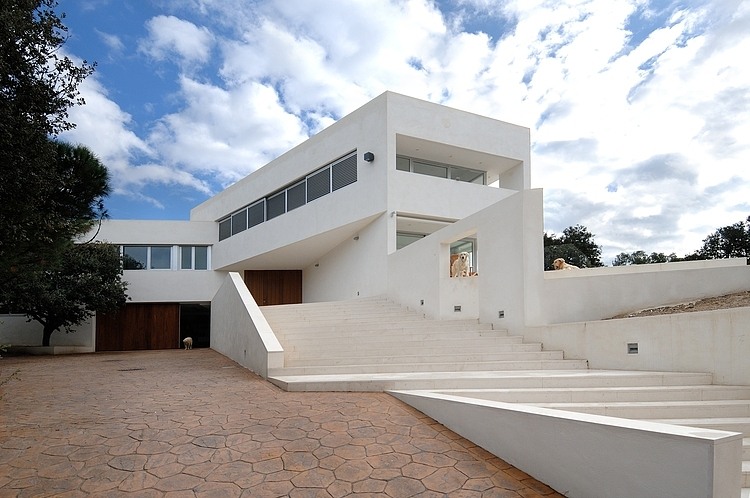 Valdemorillo House by Otto Medem Arquitectura