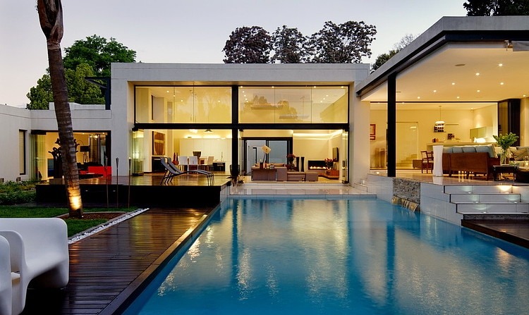 House Mosi by Nico van der Meulen Architects