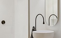 walsh-bay-kbdi-small-bathroom-year-australian-bathroom-designer-2013-darren-genner-minosa-corian-walls-gessi-black-goccia-lupi-base-16