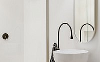 walsh-bay-kbdi-small-bathroom-year-australian-bathroom-designer-2013-darren-genner-minosa-corian-walls-gessi-black-goccia-lupi-base-17