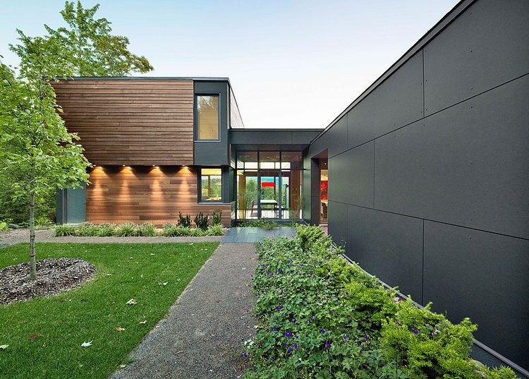 T House by Natalie Dionne Architecture