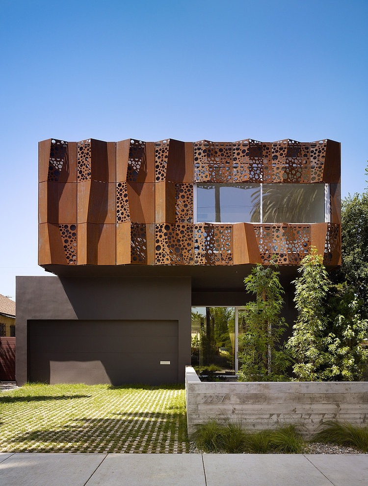 Walnut Residence by Modal Design