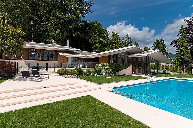 Mid Century Modern Home by Ron Thom