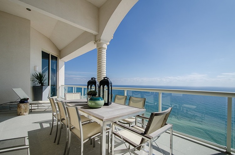 038-florida-beach-club-penthouse | HomeAdore