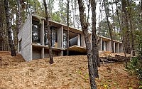 001-concrete-house-besonias-almeida