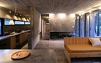 008-concrete-house-besonias-almeida