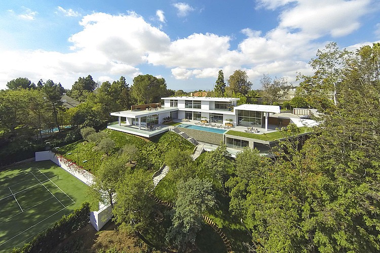 Holmby Hills Residence by Quinn Architects
