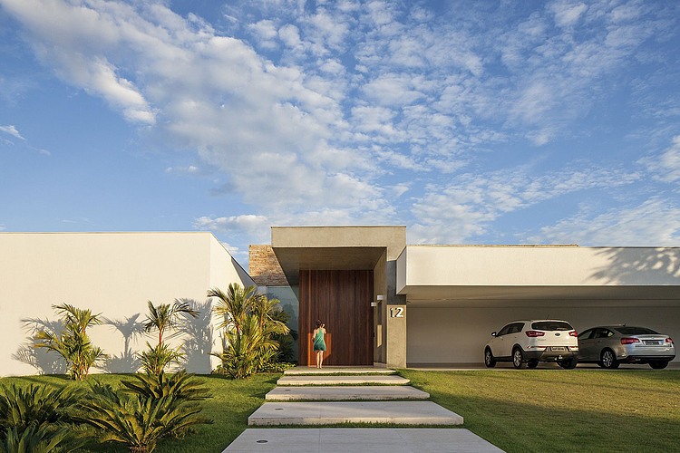 TB Residence by Aguirre Arquitetura