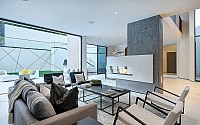 016-hythe-court-home-amit-apel-design