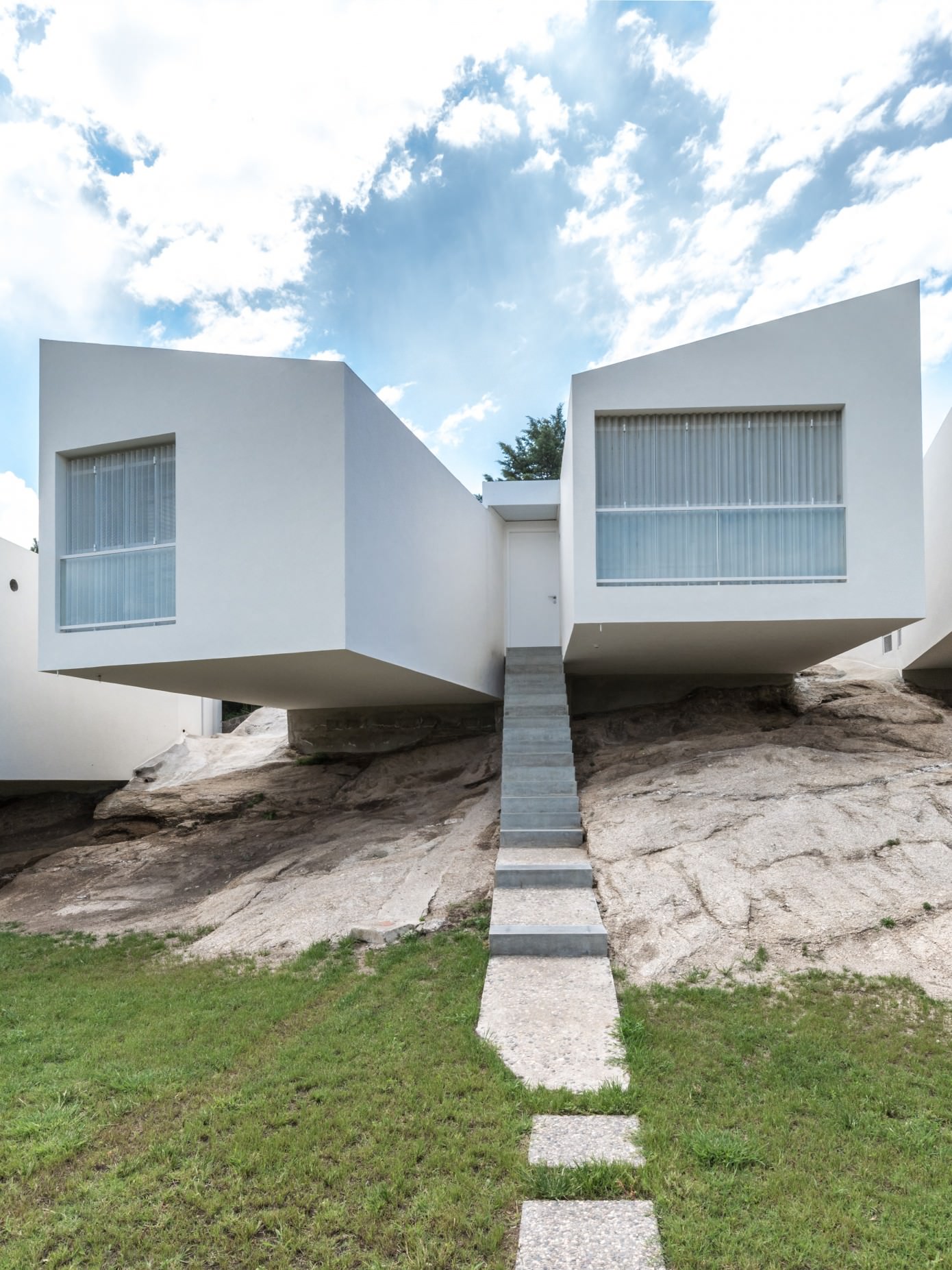 5 Houses by Carlos Alejandro Ciravegna