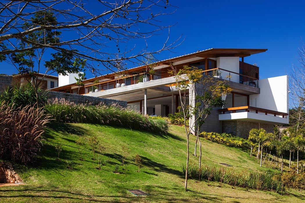 FT Residence by Reinach Mendonça Arquitetos - 1