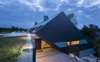015-edge-house-mobius-architects