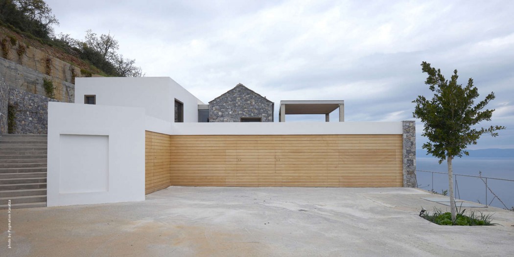 Villa Melana by Studio 2 Pi Architecture - 1