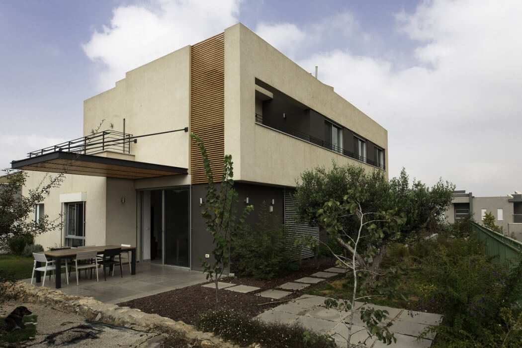 Residence in Moreshet by Saab Architects - 1