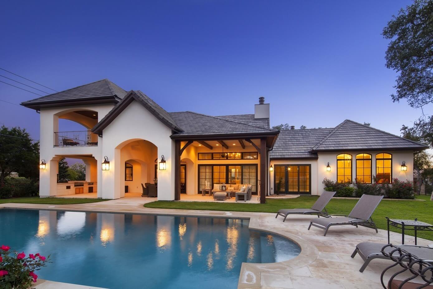 House in Austin by Vanguard Studio HomeAdore