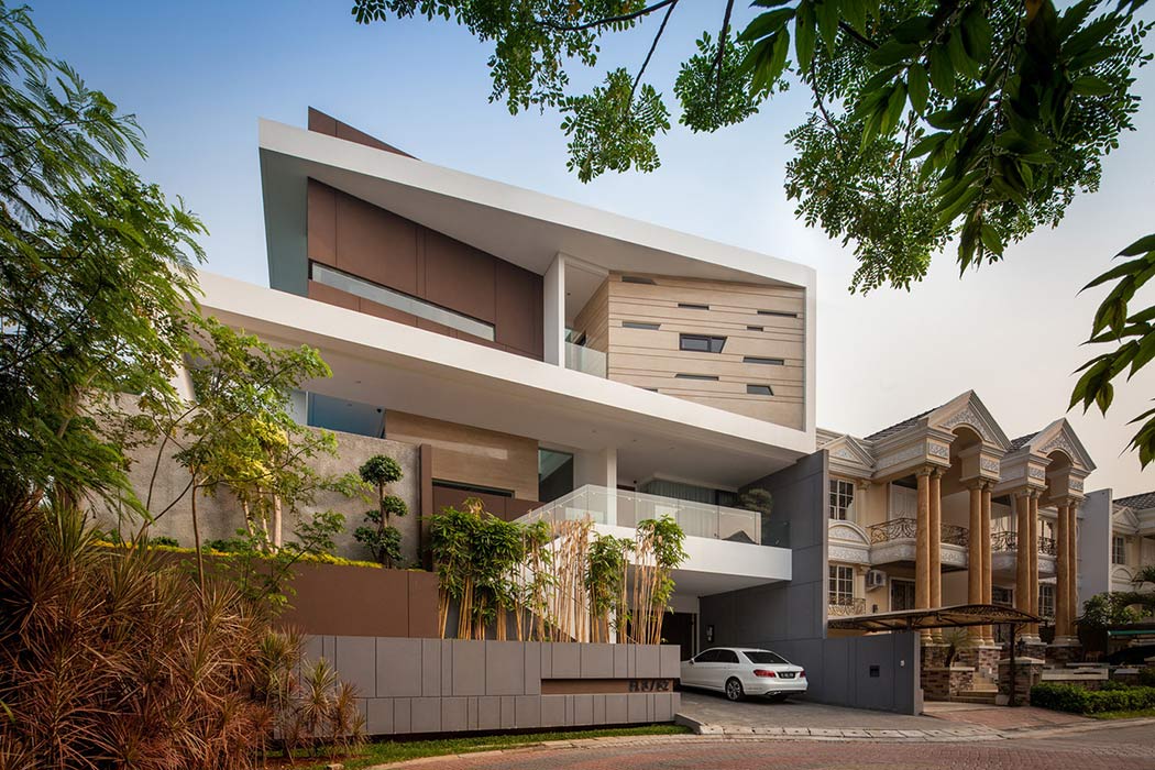 House in Jakarta by DP+HS Architects - 1