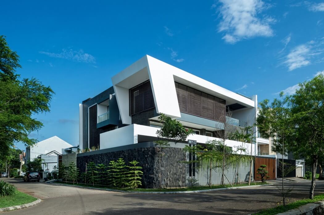 B+M House by DP+HS Architects - 1