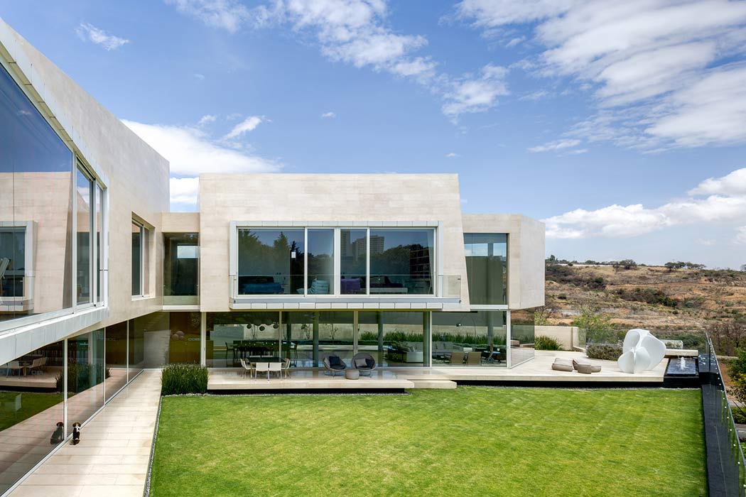 Country Club Residence by Migdal Arquitectos - 1