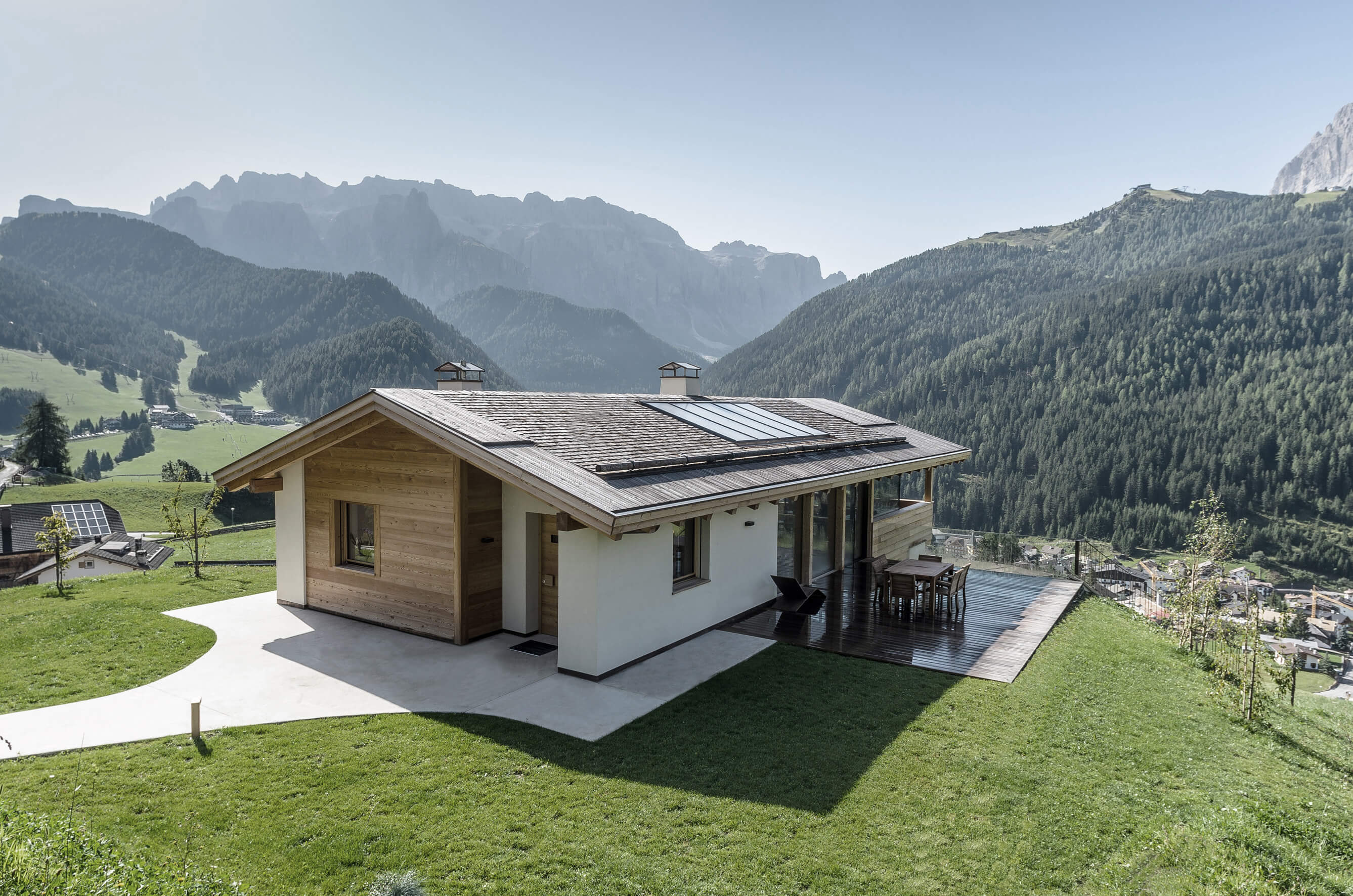 House in Selva di Val Gardena by Rudolf Perathoner HomeAdore