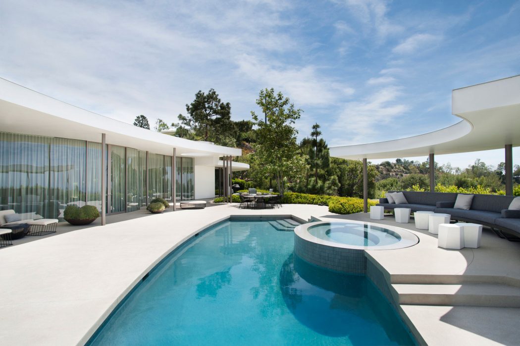 Home in Beverly Hills by Dennis Gibbens Architects - 1