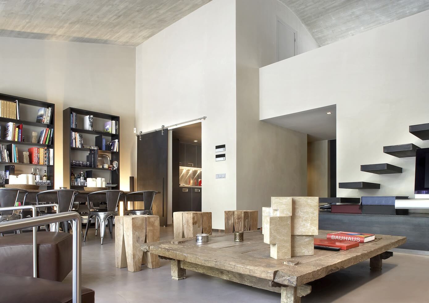 Apartment in Barcelona by GCA Architects