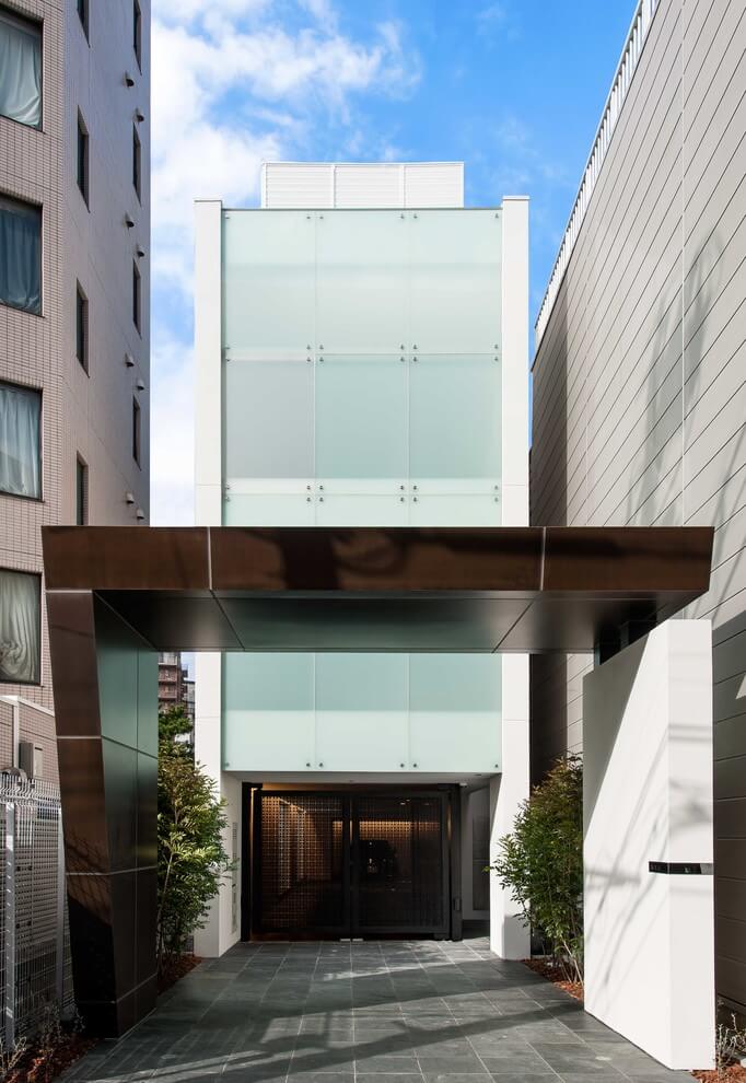 Narrow House by Earnest Architects - 1