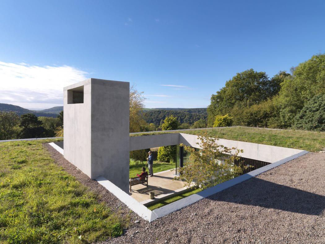 Outhouse Gloucestershire by Loyn and Co Architects