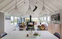 002-coastal-home-woodford-architecture-interiors