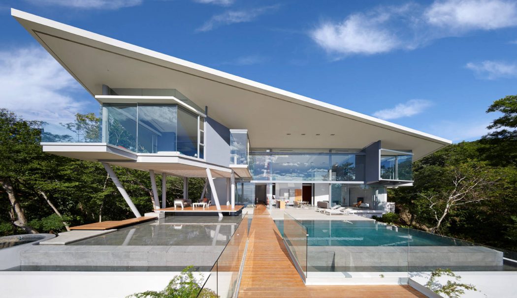 Contemporary House by Cañas Arquitectos - 1