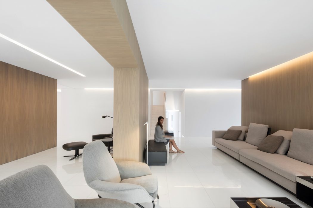 House in Paterna by Fran Silvestre Arquitectos