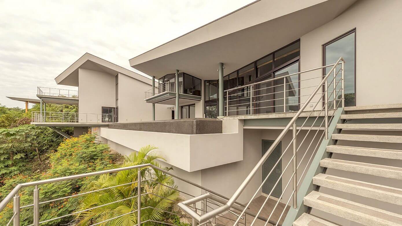 House Sea la Vie by SARCO Architects