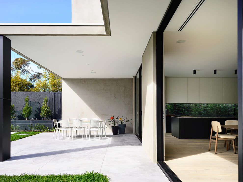 MK2 House by Canny Design
