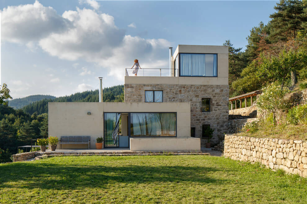 Modern House in Roux - 1