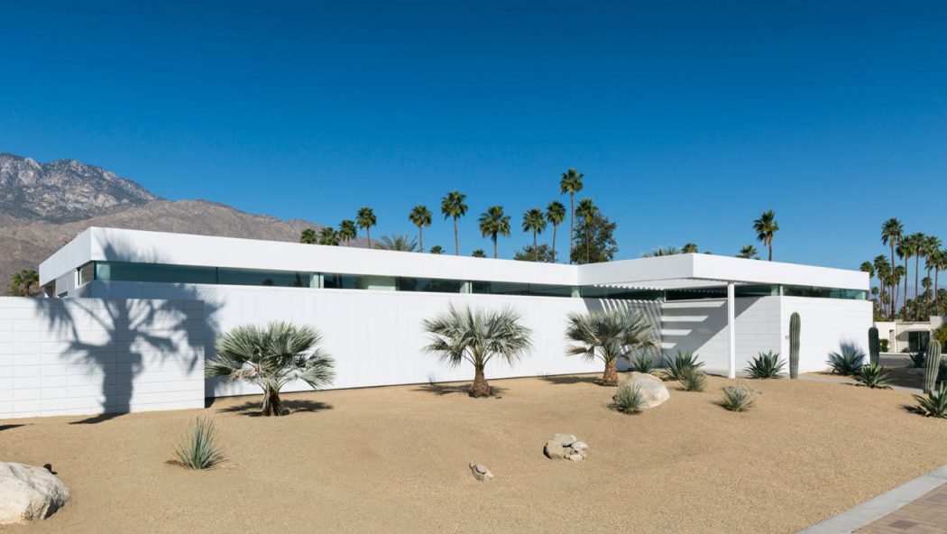 Palm Springs Residence by Lineoffice Architecture - 1