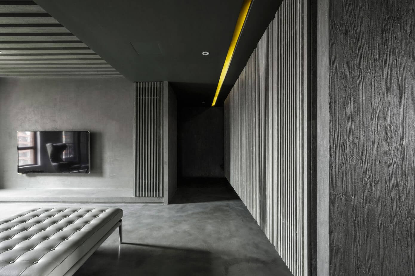 Apartment in Shanghai by Wei Yi International